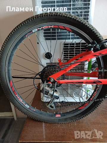 Продавам колело с 18 ск. И централен амортисьор, снимка 4 - Велосипеди - 53925919