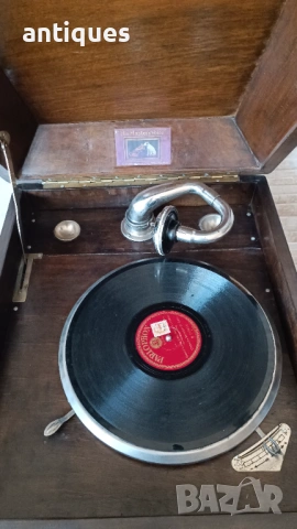 Стар грамофон с манивела - His Masters Voicе- 1920"г. - Great Britain, снимка 3 - Антикварни и старинни предмети - 53796280