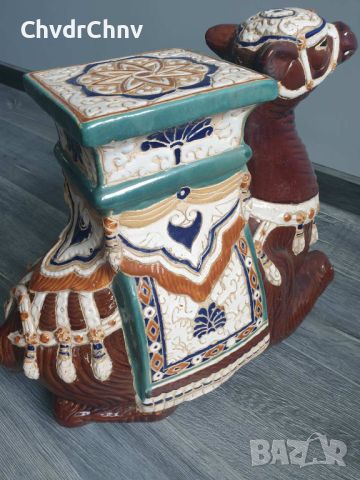 Голяма порцеланова фигура на камила, снимка 2 - Антикварни и старинни предмети - 46473989