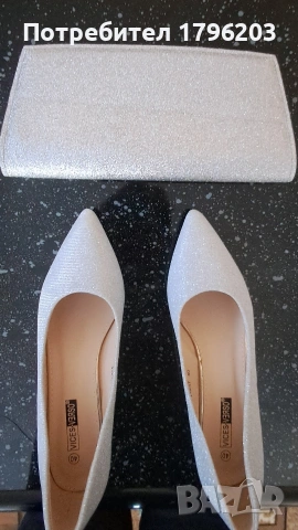 Сребрист комплект обувки и клъч за специални поводи, снимка 2 - Дамски обувки на ток - 54095490