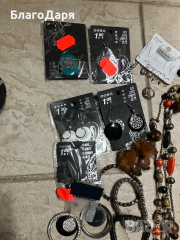 Бижута гривни колиета обеци, снимка 7 - Колиета, медальони, синджири - 44959333