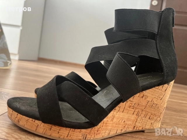 Сандали на висока платформа