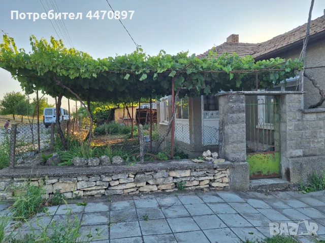 Продава къща в с. Хитрино, снимка 13 - Къщи - 50257323