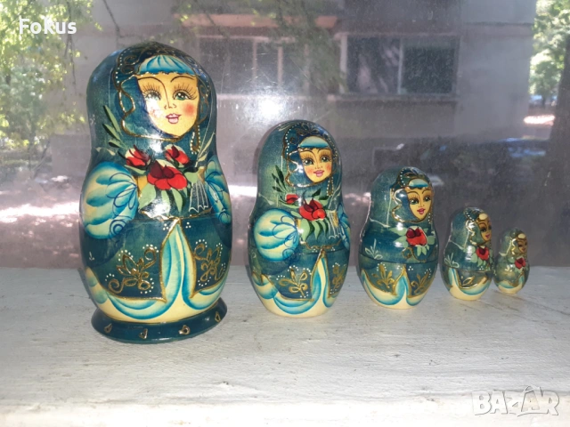 Красива ръчно рисувано руска дървена кукла Матрьошка, снимка 2 - Антикварни и старинни предмети - 53422375