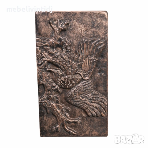 Декоративно релефно пано с изобразена птица върху клон
