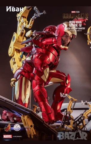 HOT TOYS DELUX Iron Man 2 QS021 Iron Man and Suit-Up Gantry 1/4 Scale Collectible Figure Set, снимка 7 - Колекции - 53999461