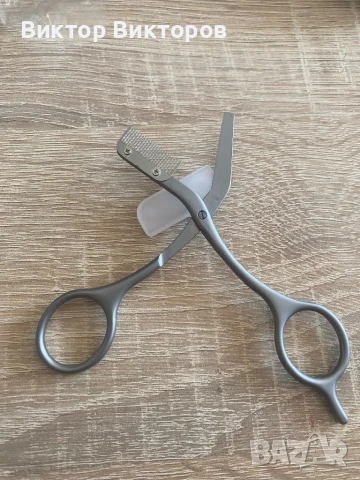 Професионална ножица за вежди и пинцети , снимка 2 - Козметика за лице - 50976627