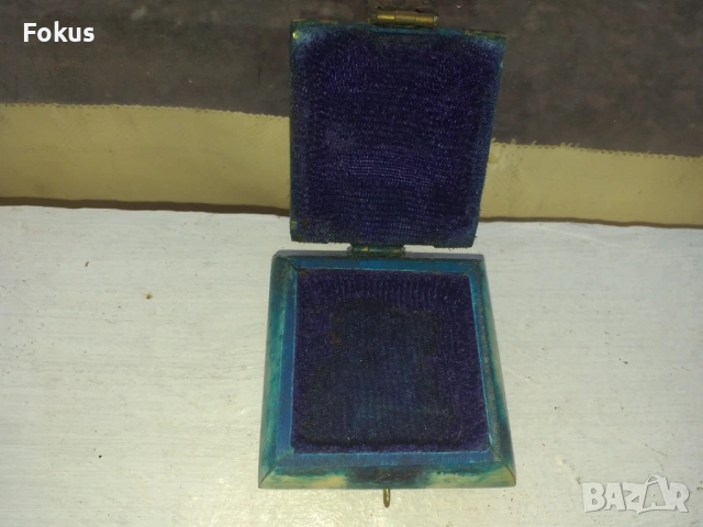 КУТИЯ ОТ КОСТ И МЕСИНГ, снимка 2 - Антикварни и старинни предмети - 53511697