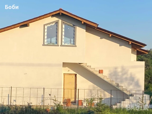 Двуетажна къща на 20км от София, снимка 1