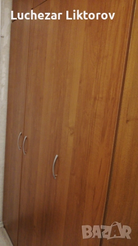 Трикрилни гардероби с надстройки. Цена 170лв.за брой., снимка 3 - Гардероби - 51474657