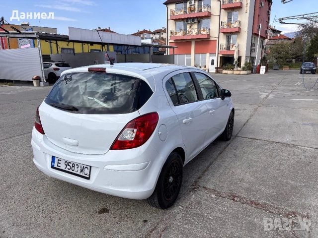 Опел Корса Д 1.2 газ бензин 2013 , снимка 6 - Автомобили и джипове - 54195690