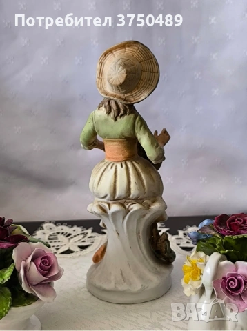 Фигурка на момиче с кошница грозде , снимка 2 - Колекции - 53457303
