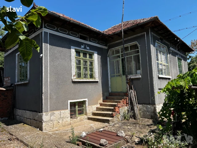 Продавам дворно място с къща и кладенец, снимка 2 - Парцели - 51336974