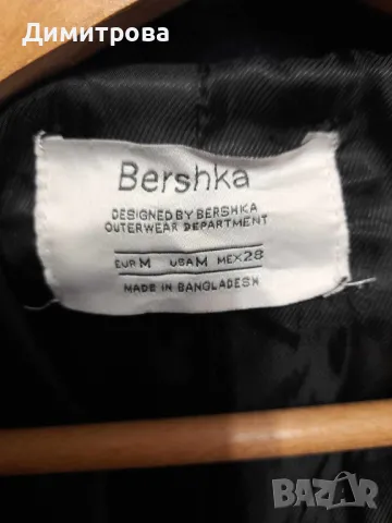 Дамско тъмносиньо палто BERSHKA размер М, снимка 5 - Палта, манта - 48526654