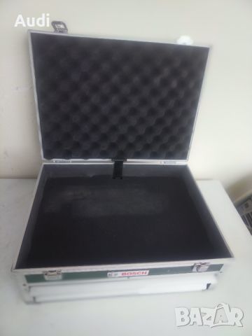 BOSCH алуминиев куфар с чекмедже за инструменти.  Има няколко броя  дунапрен за уплътнение на инстру, снимка 10 - Куфари с инструменти - 46427004