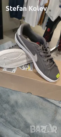 Дамски кецове: NIKE

, снимка 3 - Маратонки - 49191241