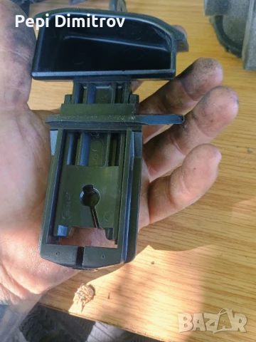 Лостче за ръчна спирачка Mercedes CLK C208, снимка 2 - Части - 50766648