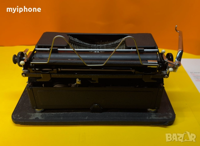 Пишеща Машина Olympia Клавиатура Qwertz Латиница Топ Състояние Обслужена 1940 Година !, снимка 5 - Антикварни и старинни предмети - 52398420