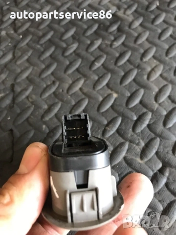 Бутон за плъзгащ се заден ляв прозорец за KIA Carnival (2007) 93580-4D301, снимка 3 - Части - 53191716