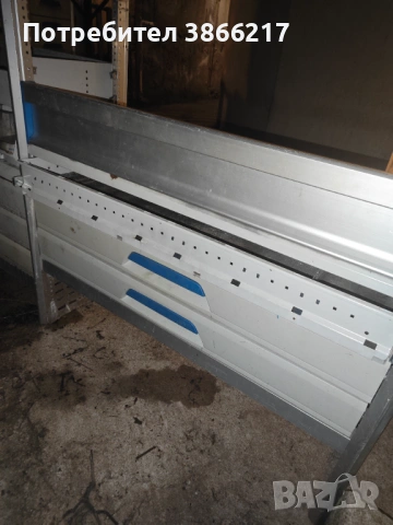 Работни шкафове за бус транспортер