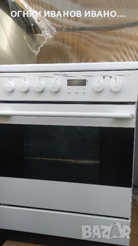 Electrolux свободно стояща печка със керамичен плот и дисплей+Гаранция, снимка 6 - Печки, фурни - 46176016