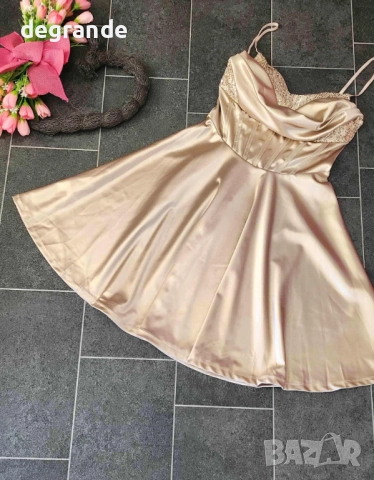 Дамска рокля от сатен , снимка 2 - Рокли - 51553834