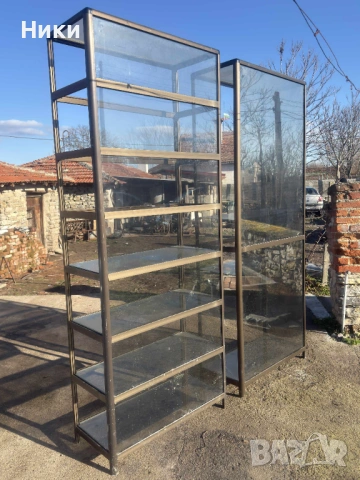 Продавам алуминиеви витрини / рафтове