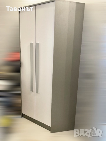 Ъглов гардероб