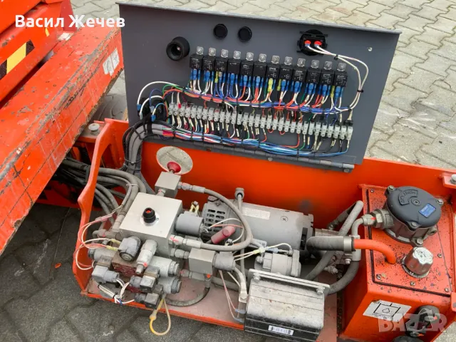 Ножична платформа SkyJack SJ III 3219 (2017), снимка 13 - Други машини и части - 50405767