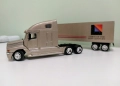 FREIGHTLINER CENTURY 1:43 NZG, снимка 4