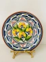 Maquenista Redondo Португалска флорална теракотена керамична чиния с подпис, снимка 1