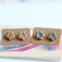 Керамични обеци със сини или оранжеви тичинки (006), снимка 1 - Обеци - 45357801