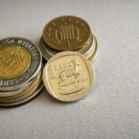 Монета - Южна Африка - 1 ранд | 2004г., снимка 1 - Нумизматика и бонистика - 45254352