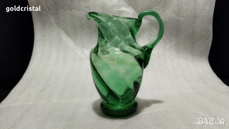 Стара стъклена кана , снимка 1