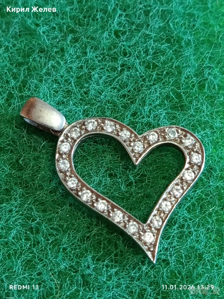 Сребърен медальон във формата на сърце ❤️ с инкрустирани кристали стил и елегантност 52754, снимка 1