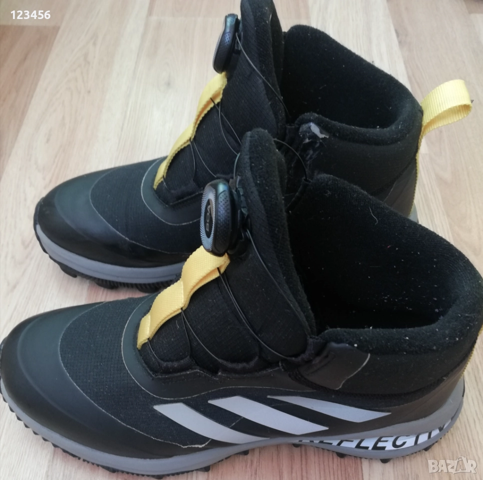 Боти на Adidas Ном.40, снимка 1