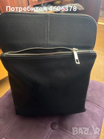 Синя раница ест кожа много удобна без забележки, снимка 4 - Раници - 53771613