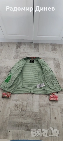 Дамско яке Guess , снимка 3 - Якета - 53066330