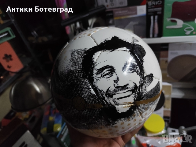 Футболна топка на Христо Стоичков , снимка 2 - Фен артикули - 51800464