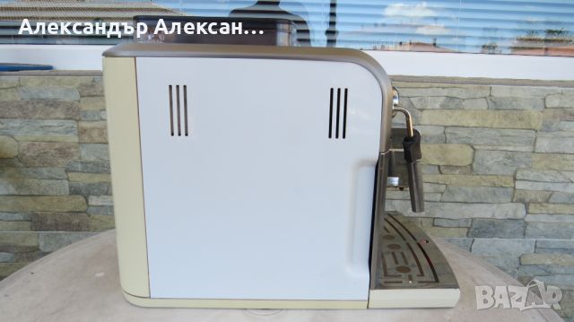 Кафе автомат Saeco, снимка 4 - Кафемашини - 46215474