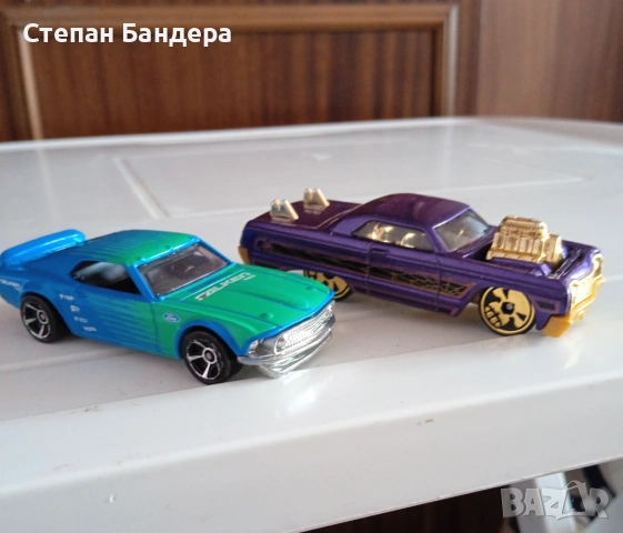 2 за 1 КАТО НОВИ 1964 CHEVY IMPALA+1969 FORD MUSTANG Boss 302 HOTWHEELS toy cars, снимка 2 - Колекции - 53536273