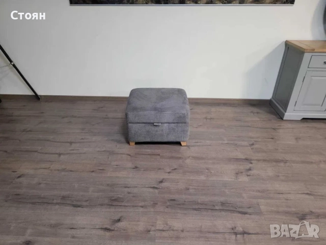  Сива табуретка от плат с функция ракла