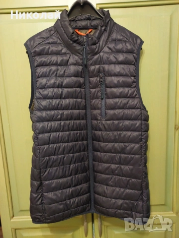 Продавам оригинален мъжки елек Esprit