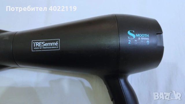 Професионален сешоар за коса TRESemmé Smooth and Shine 2200 W, снимка 2 - Сешоари - 53201153
