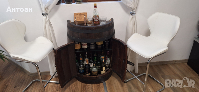 Уиски бар шкаф ръчна изработка от масив Дъб , снимка 2 - Шкафове - 45002402