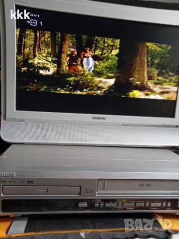 Philips VHS  DVD 740VR, снимка 1 - Плейъри, домашно кино, прожектори - 45819407