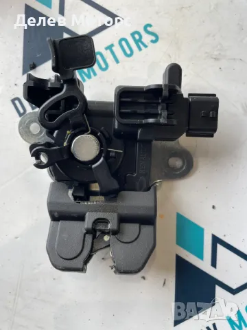 9050331138R брава за багажник врата от Dacia Logan 3 седан 1.0 TCe, двигател H4D470, 91 кс, (3KM6)