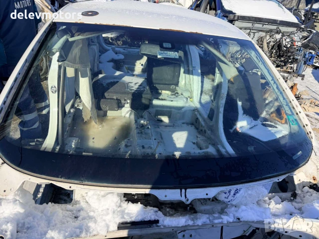 Предно стъкло от Skoda SuperB 2.0 TDI 170 кс., 4x4, 6ск., двигател CFG B, 115 000 км., 2011 г.