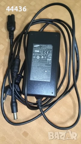 Монитор Samsung 27 инча LED, снимка 4 - Монитори - 50489010