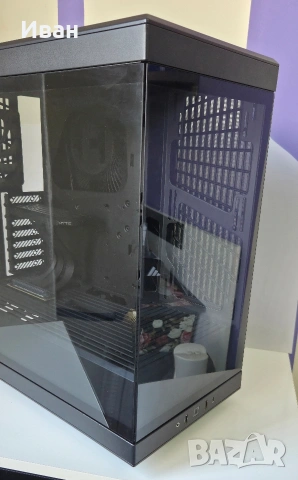 Кутия Hyte y40 Black, снимка 2 - Други - 53985846